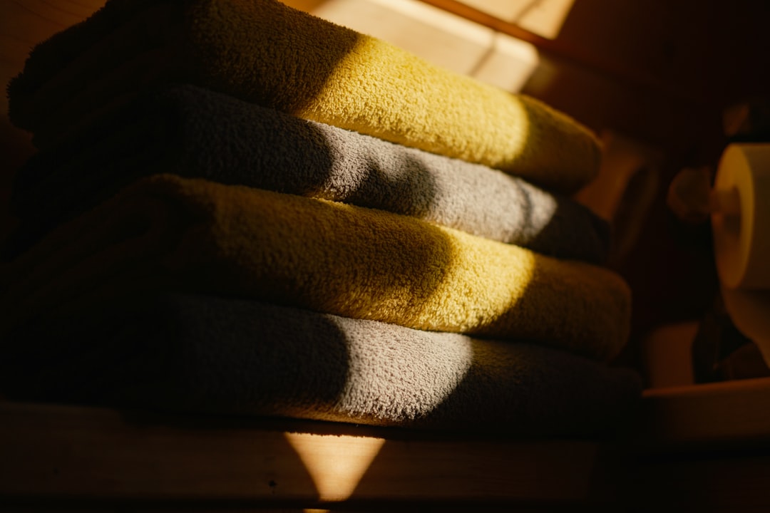 bathroom towels organization